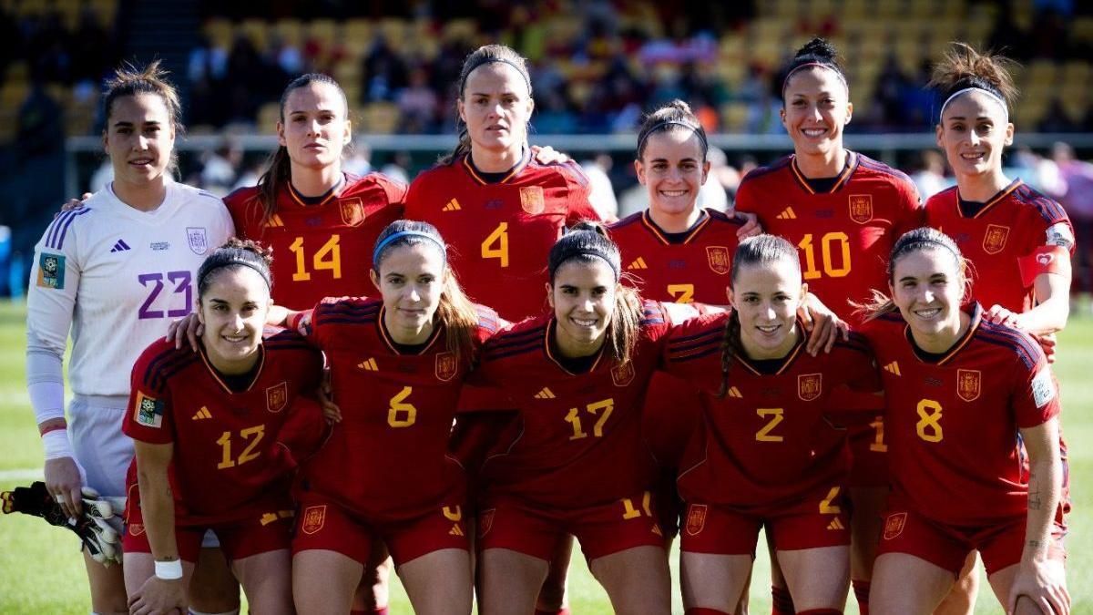 La alineación inicial de España ante Países Bajos