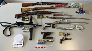 Els Mossos d'Esquadra detenen una parella que tenia un dipòsit d'armes i de munició en una plantació de marihuana en una finca de Vilafant
