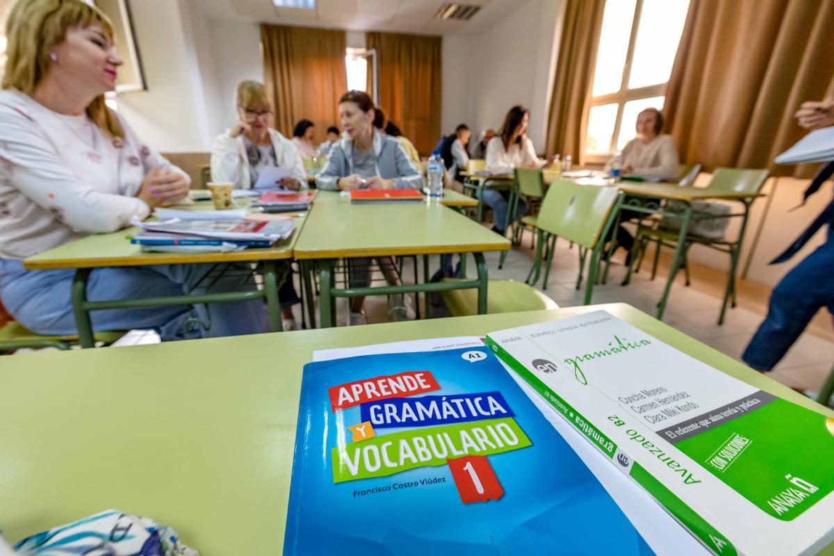 El centro ha multiplicado por cuatro su alumnado matriculado en Benidorm, con 2.500 alumnos, a los que se suman otro millar en las sedes de Teulada, Calp y Xàbia.