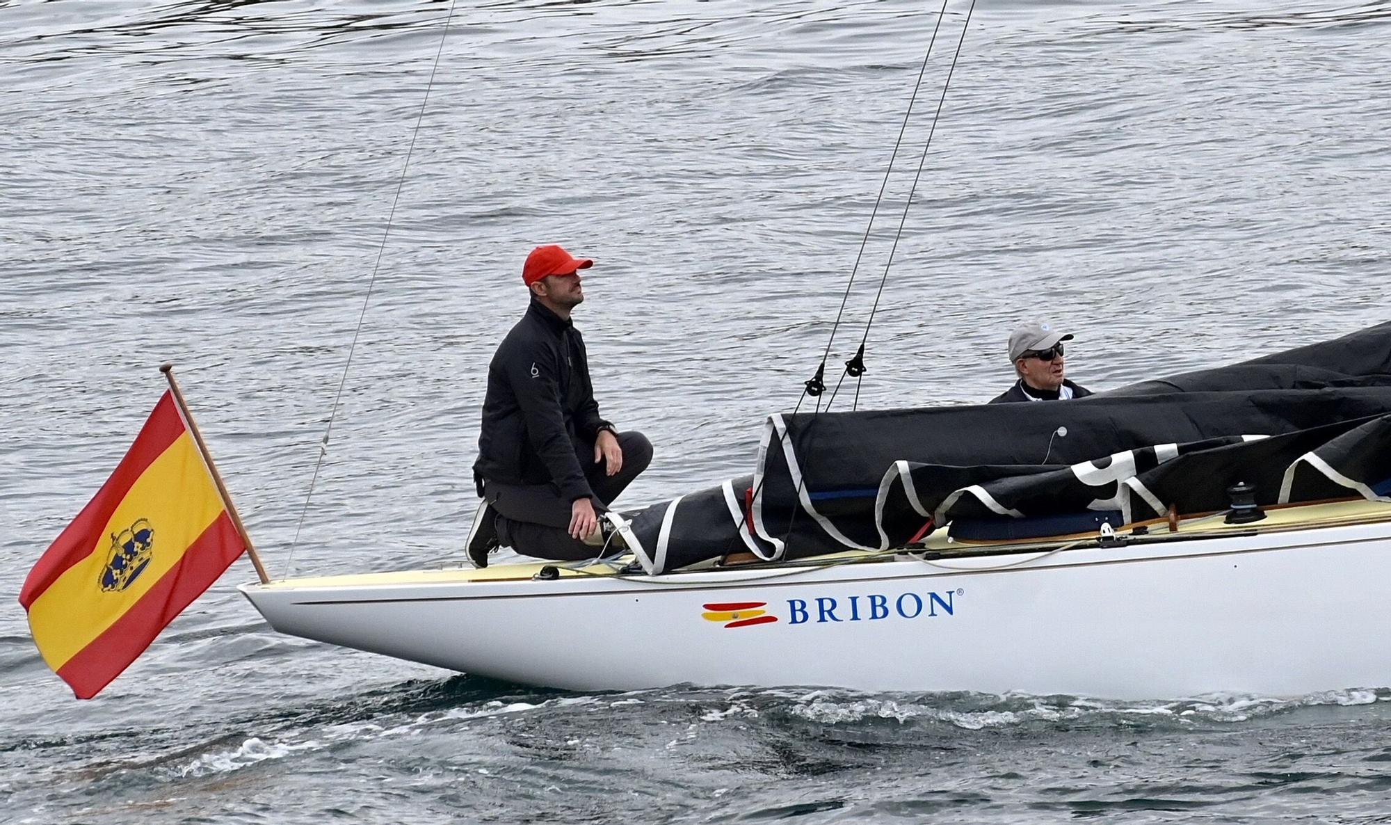 El rey emérito, Juan Carlos I, ya navega por aguas de Sanxenxo