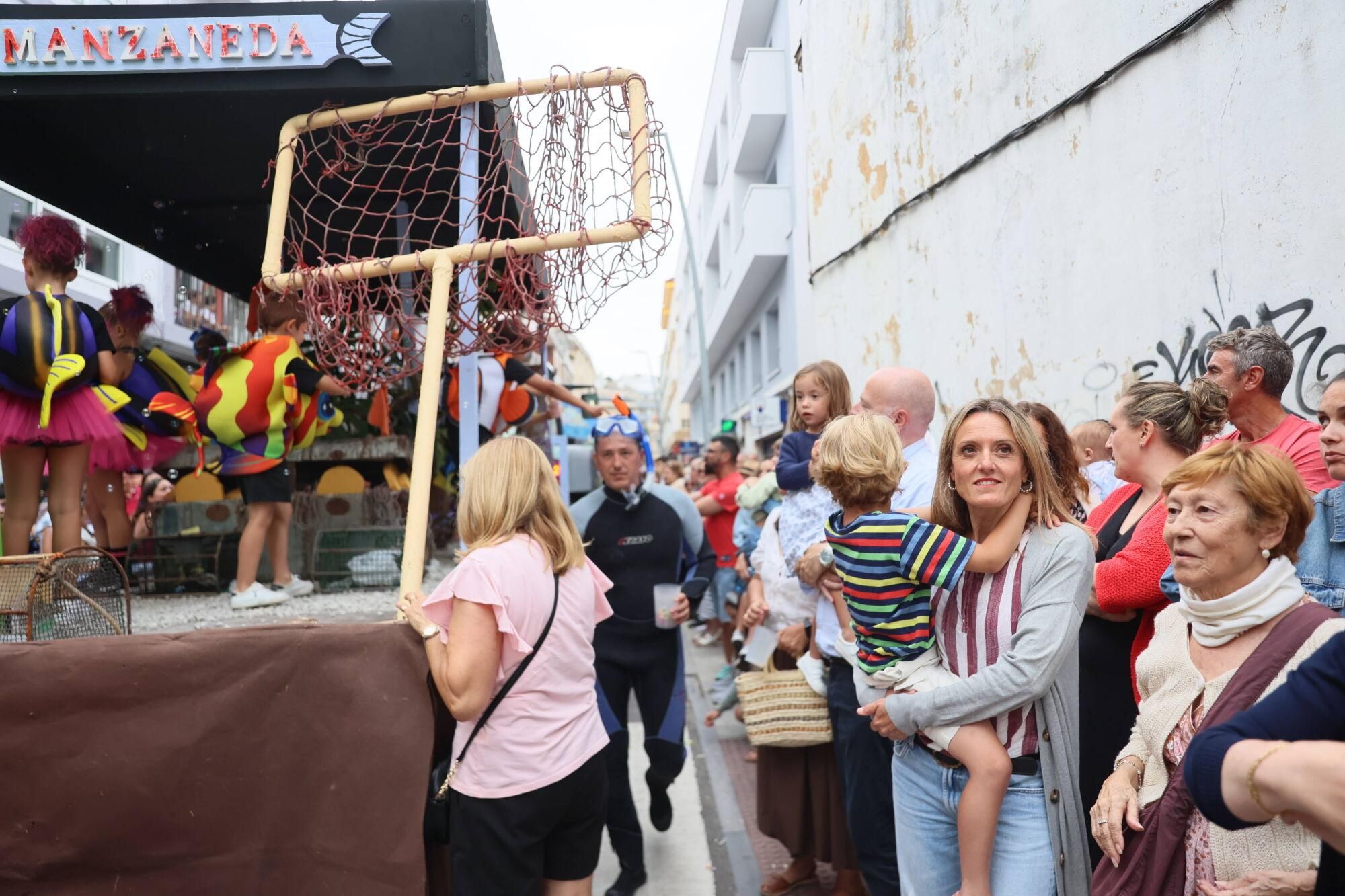 EN IMÁGENES: El desfile de carrozas por las fiestas del Carmen de Luancoi