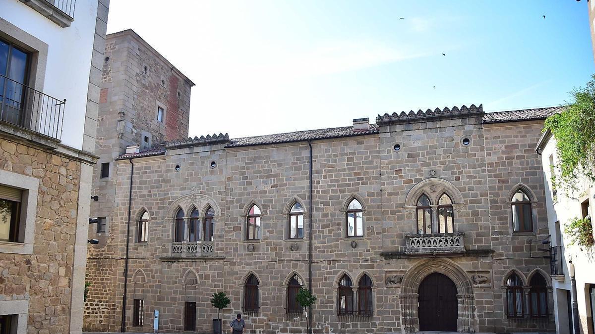 Galería | Imágenes de la Casa de las Dos Torres de Plasencia