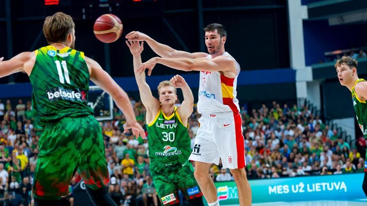 Darío Brizuela, en el partido amistoso de España frente a Lituania.