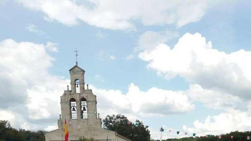 Los argusinejos regresan a la campa de la ermita.