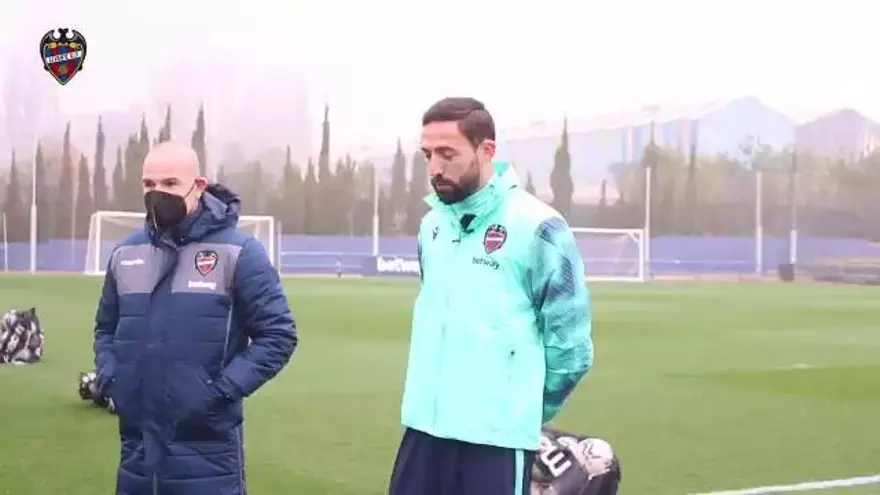 Morales firma su renovación con el Levante