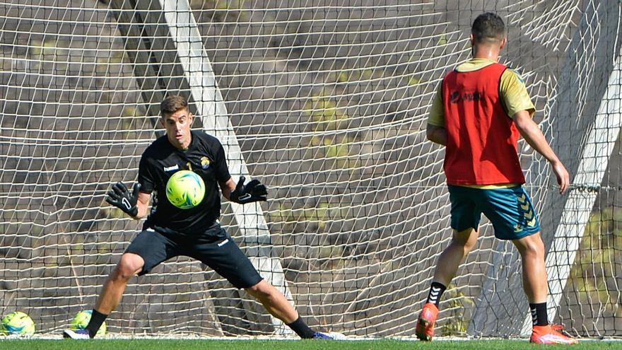 Raúl Fernández: «No hay favorito, los dos estamos muy parejos»