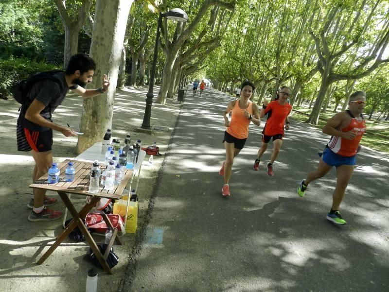 Una treintena de atletas de la escuela del Running Zaragoza realizaron el domingo una prueba de 21 kilómetros de cara al Maratón de Zaragoza