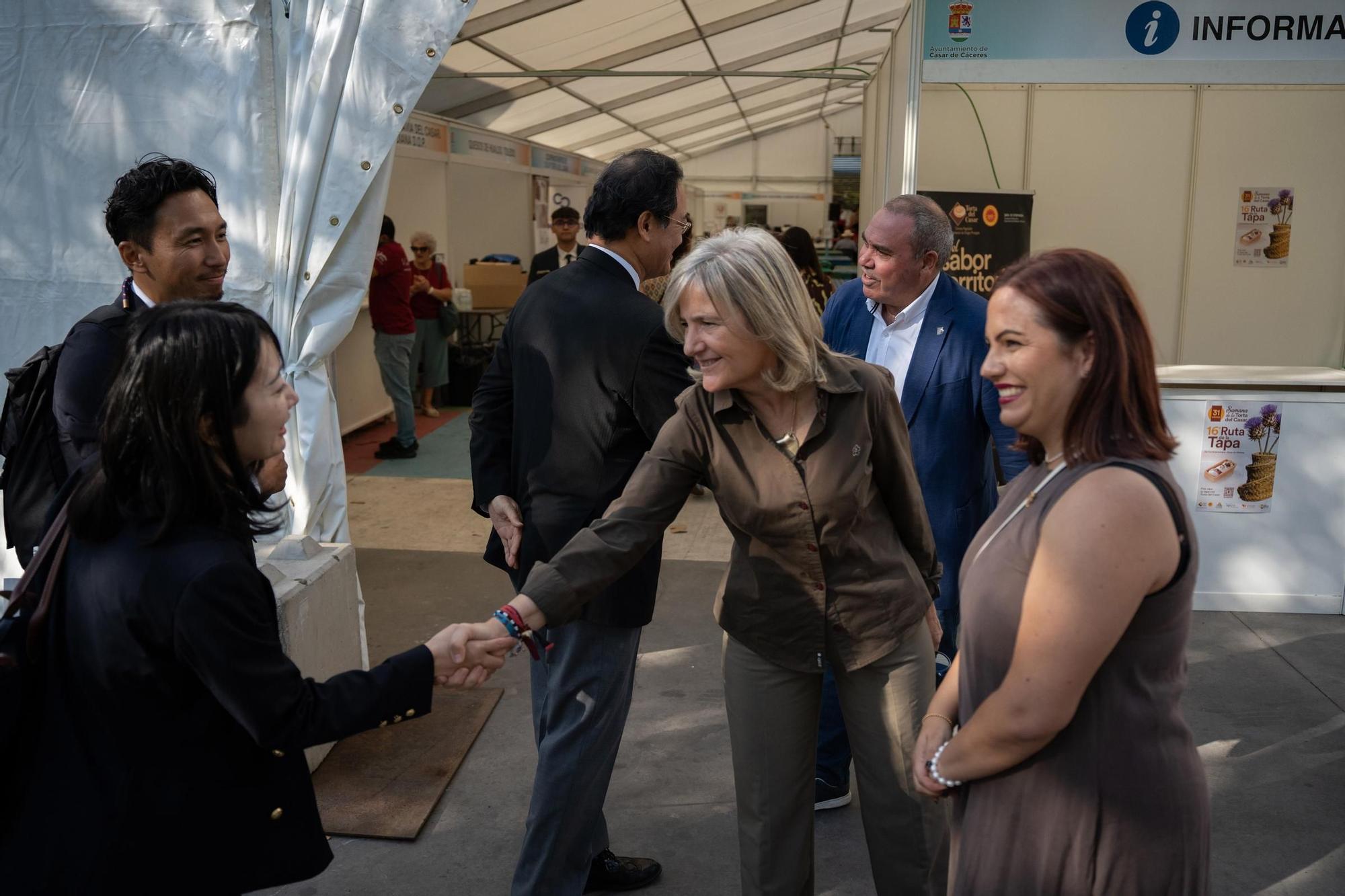 Así ha sido el acto inaugural de la Feria del Queso de Casar de Cáceres