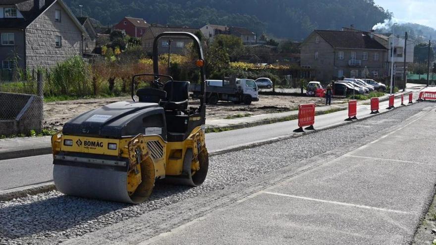 Reparación del asfalto en Conde de Bugallal.