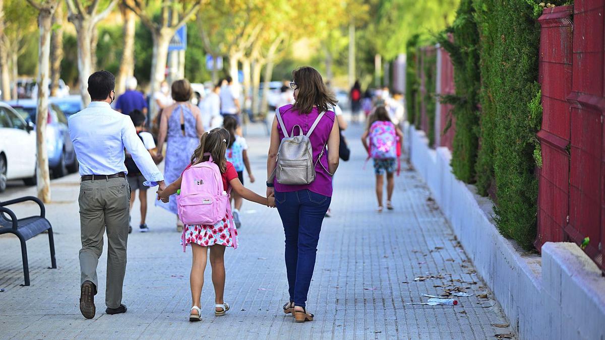 Los padres murcianos que residen en barrios con alta población inmigrante optan por escuelas de clase media o más formadas.