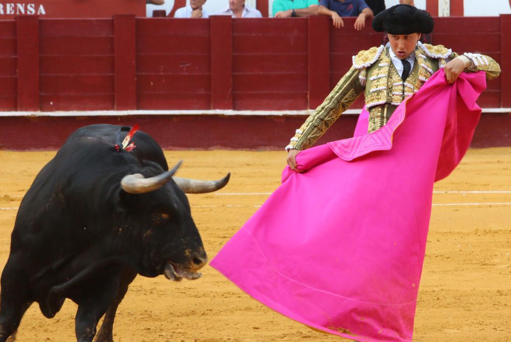 Castella y Talavante dan brillo a la tarde en Málaga