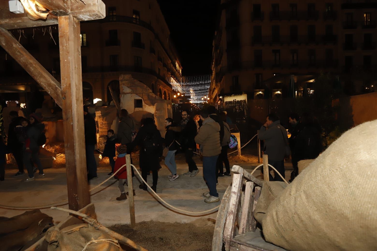 La Navidad ya ha llegado a Zaragoza con el encendido de luces