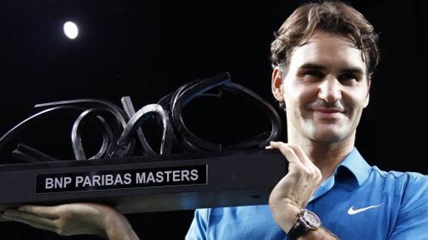 Roger Federer gana en Bercy