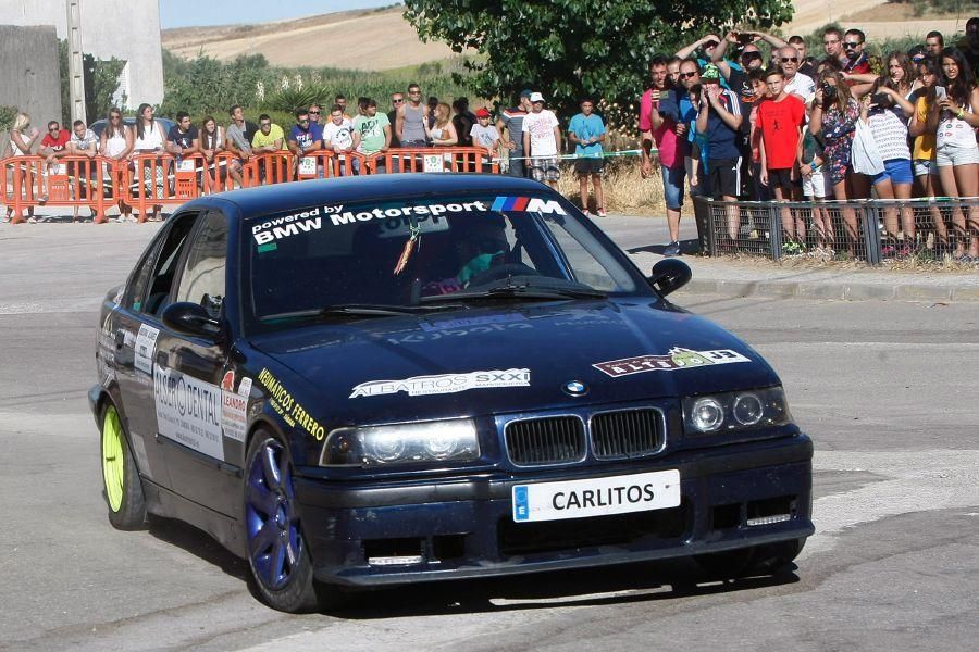 Slalom de coches en Benegiles