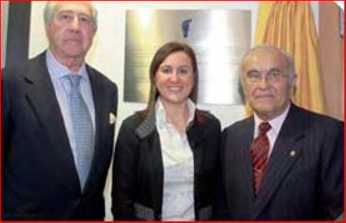 Vicente Silla, con María José Catalá cuando era alcaldesa de Torrent, en un acto de Casa Caridad.