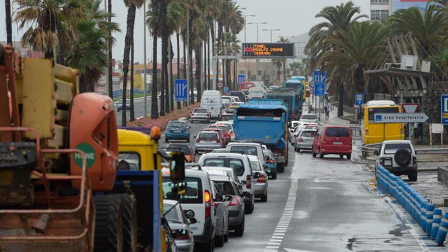 Torres achaca la inundación del Julio Luengo a problemas &quot;externos&quot; a los túneles