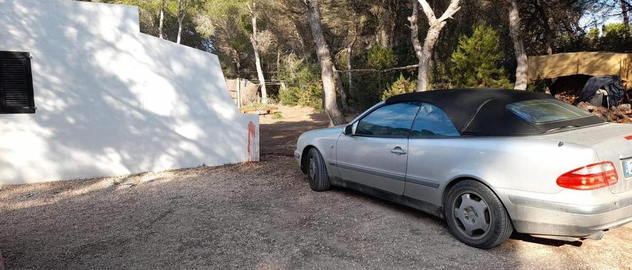 En la pared se puede apreciar una mancha, al parecer de sangre. Carmelo Convalia