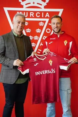 Víctor Narro, tercera fichaje del Real Murcia en el mercado invernal