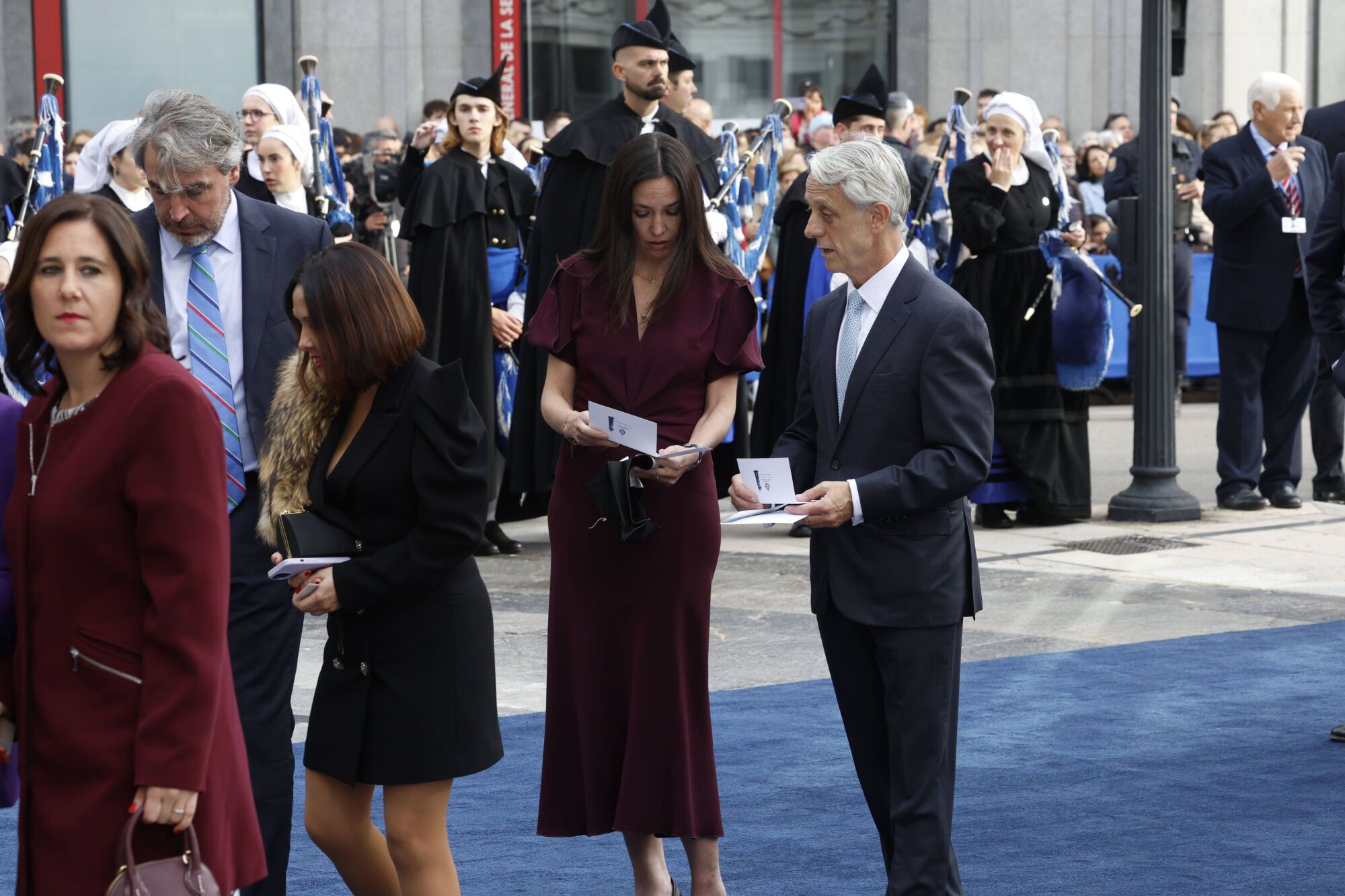 Así fue la llegada de los invitados a los premios "Princesa de Asturias" y su paso por la alfombra azul