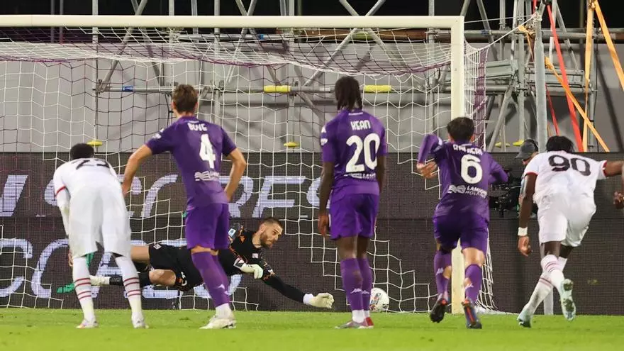 De Gea 'resucita' en la Fiorentina con dos penaltis parados ante el Milan
