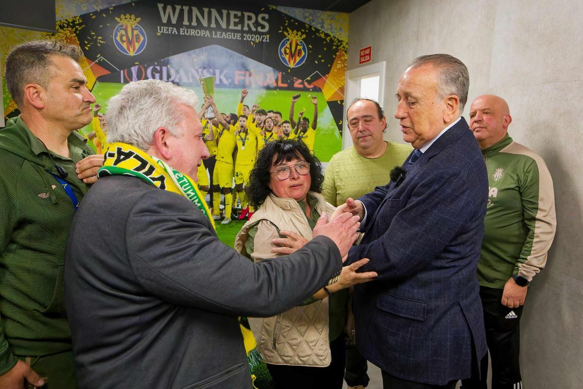 Galería | El Villarreal realiza el tradicional brindis por la permanencia