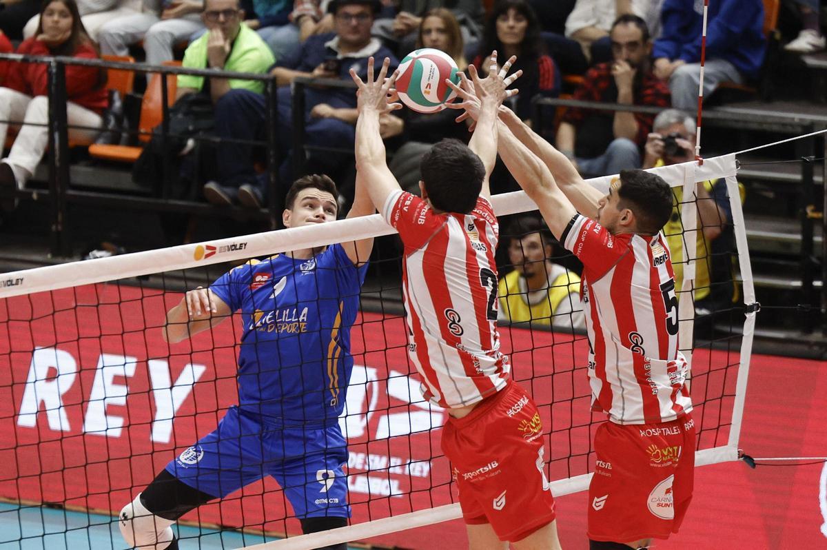 Bloqueo del ConectaBalear Manacor.