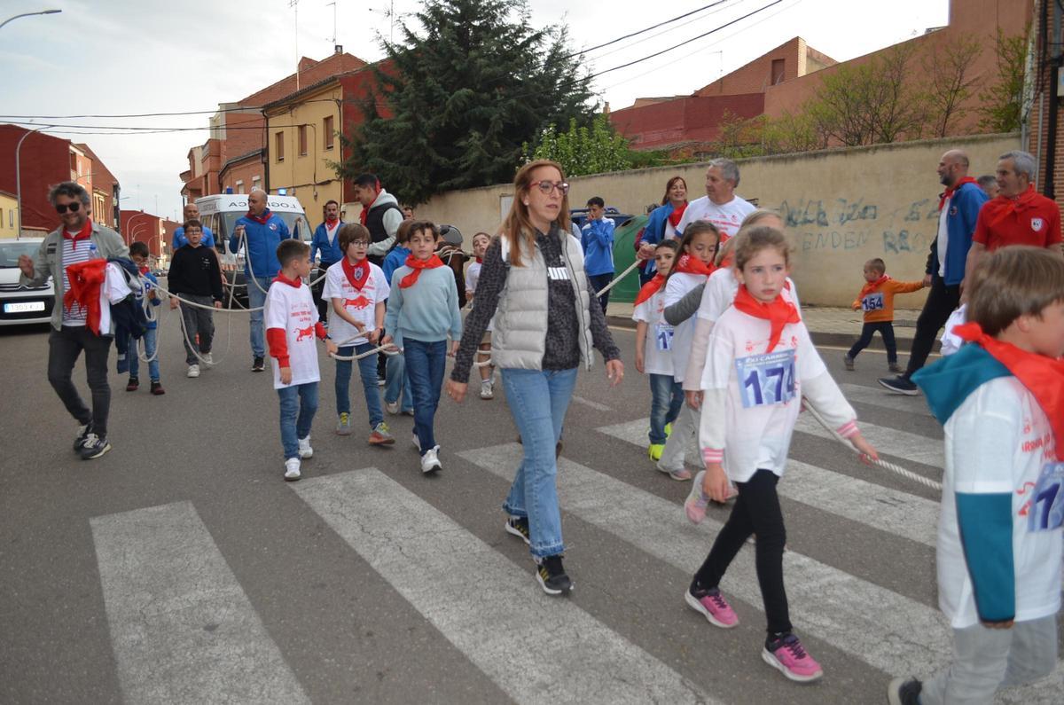 La XXI Carrera del Toro Enmaromado en La Veguilla, en imágenes