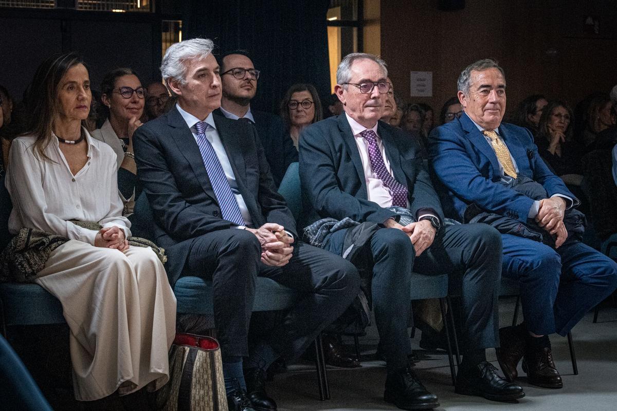 Aferwork de EL PERIÓDICO con el decano del Colegio de Procuradores de ...