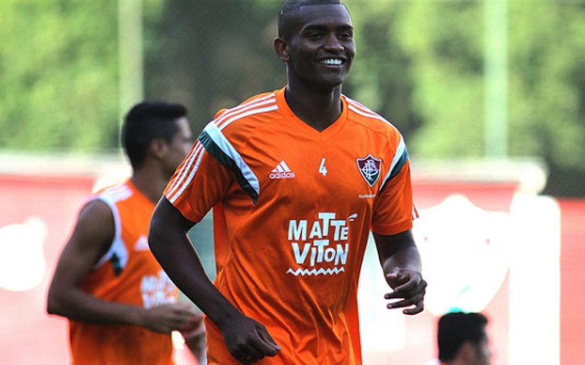 Marlon  Santos, en un un entrenamiento con el 'Flu'