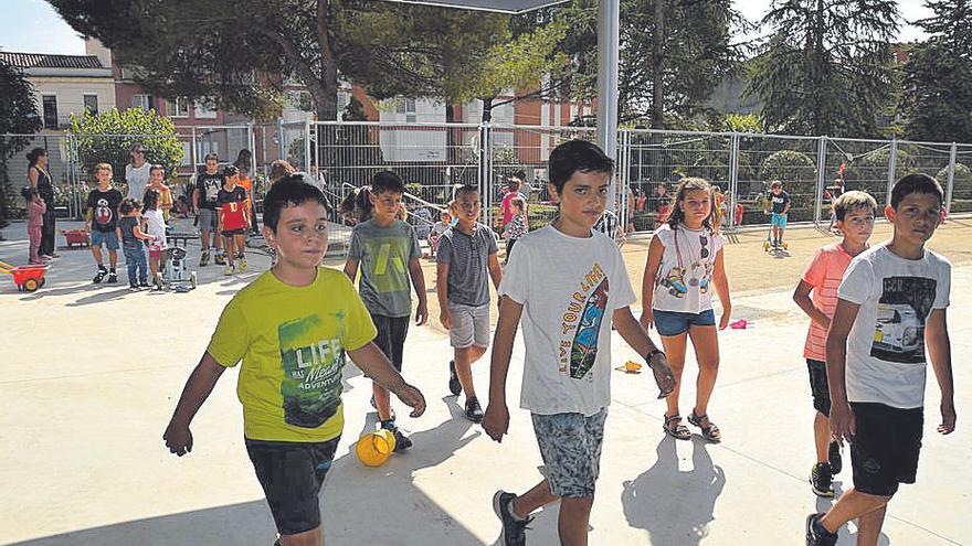 Gironella dona més de 6.000 euros en ajudes escolars a 72 joves locals