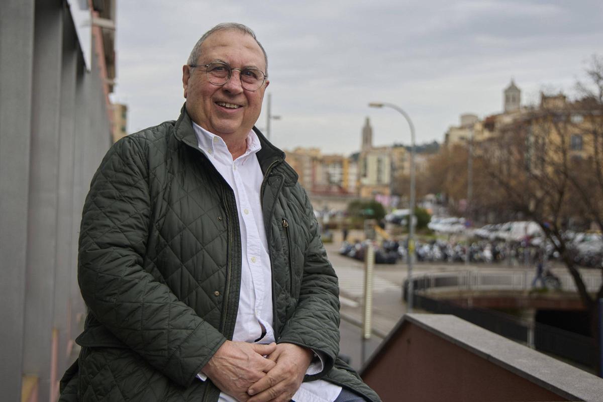 L'escriptor i periodista Miquel Fañanàs, a Girona.