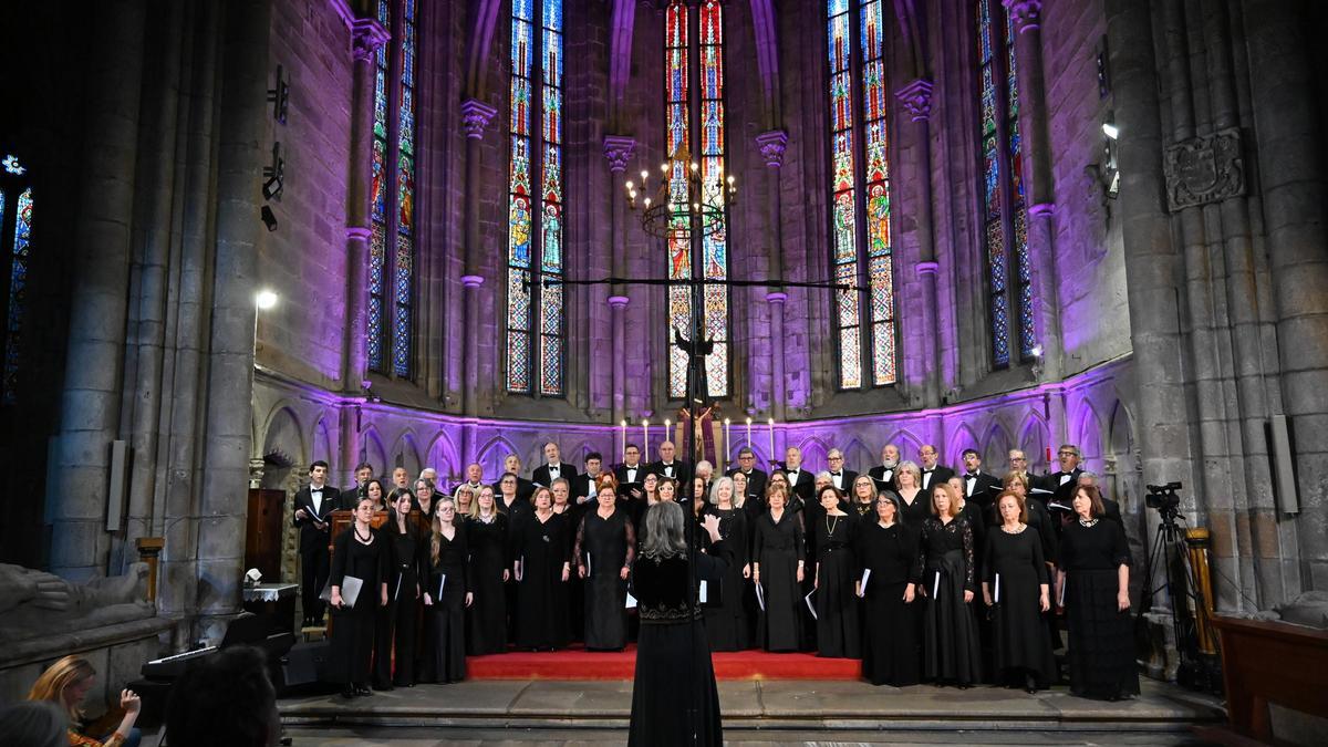 Concierto del centenario de la Coral Polifónica, que tuvo lugar en el convento de San Francisco.