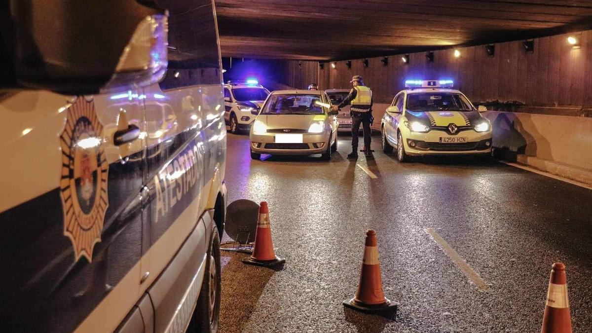 Un control policial, en Alicante