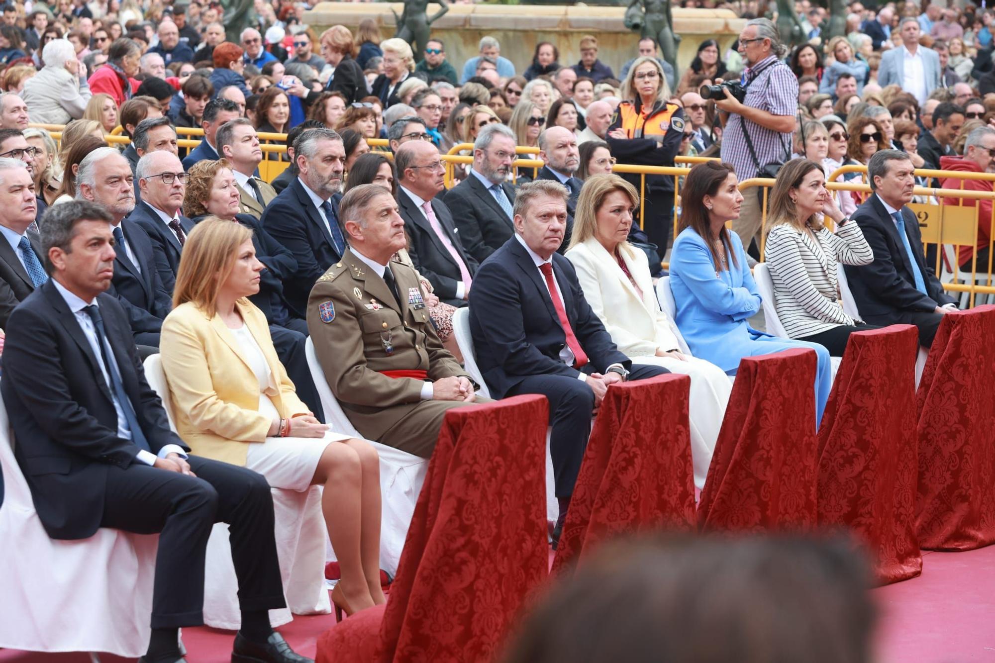 Todas las fotos de la Missa d'Infants en la plaza de la Virgen