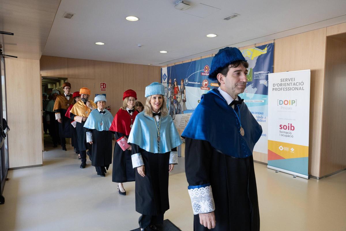 Algunos de los profesores que acudieron a la apertura del curso académico