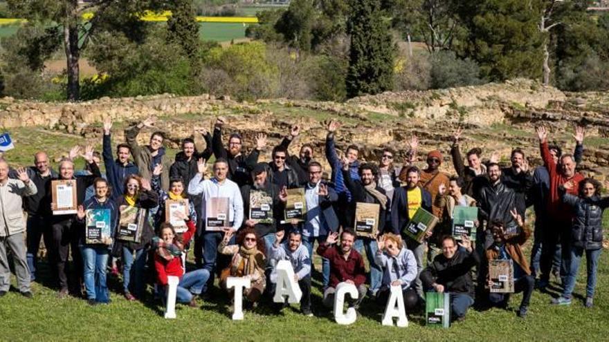 Foto de família en la roda de premsa de presentació a la ciutat ibèrica d&#039;Ullastret.