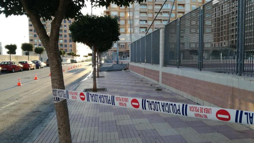 Las fuertes rachas de viento provocan un centenar de incidentes en València