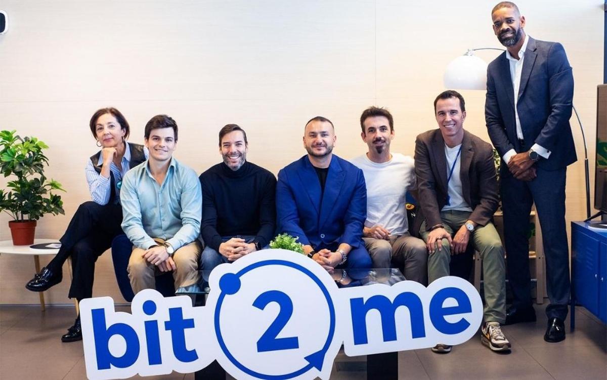 De izquierda a derecha: Charo Ruiz, directora de Inversión de Capital Riesgo de Bankinter; Javier Roca, Capital Riesgo de Bankinter; Pablo Lancry, director de Innovación y Capital Riesgo de Bankinter; Andrei Manuel, Co CEO de Bit2Me; Leif Ferreira, CEO de Bit2Me; David Ortega, CIO de Bit2Me; Eder Azebedo, director de Compliance de Bit2Me