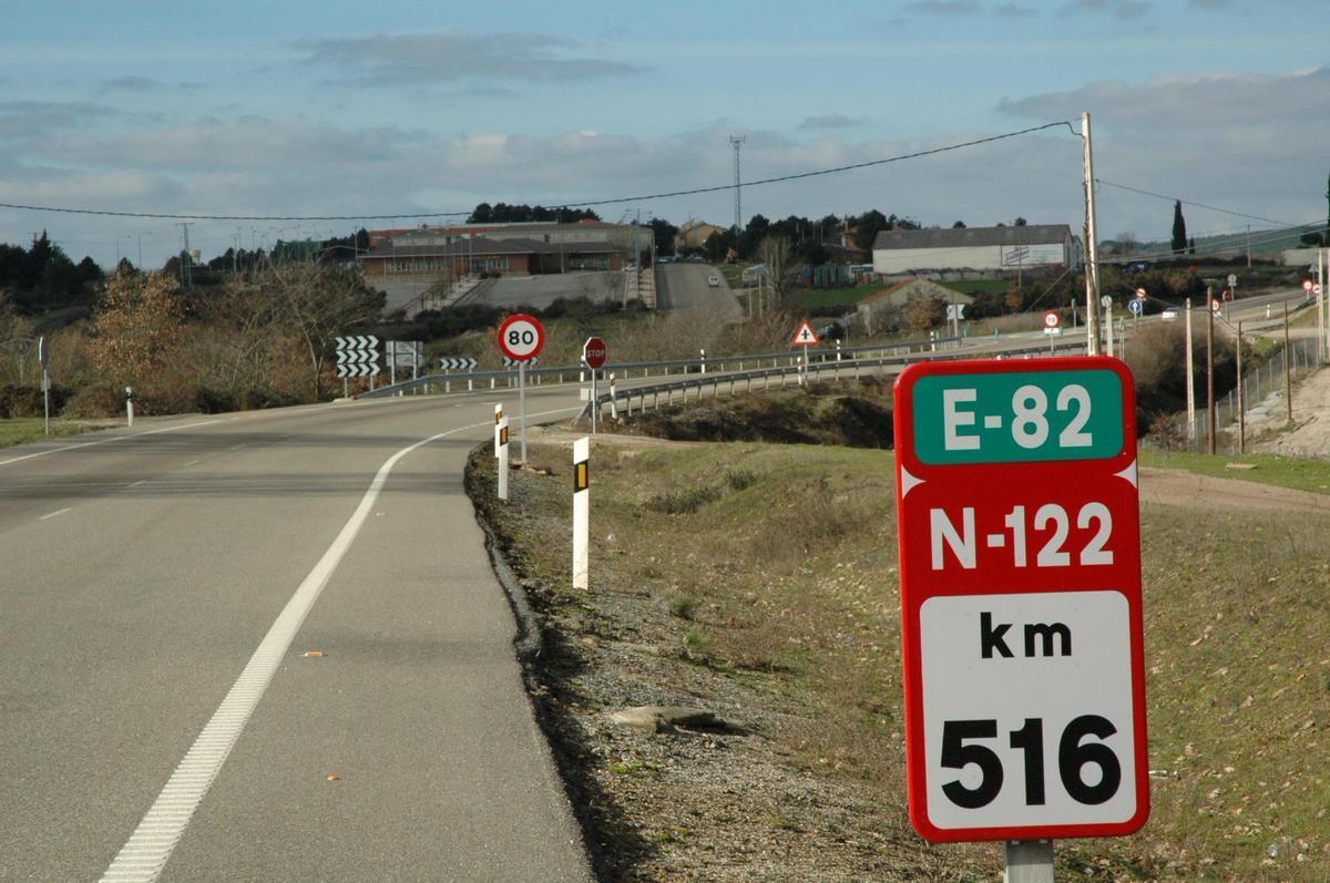 Tramo de la carretera N-122 entre la capital y la frontera portuguesa