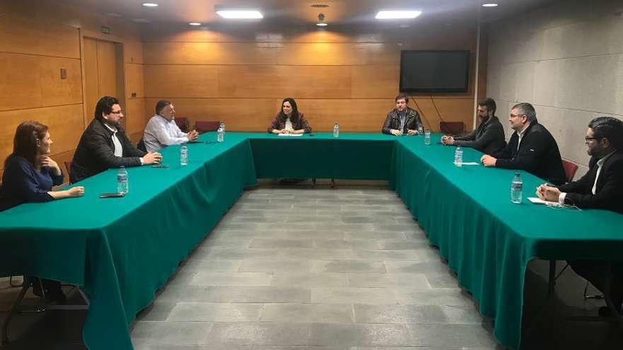 Reunión de alcaldes celebrada en Exposalnés en la mañana de ayer. // FdV