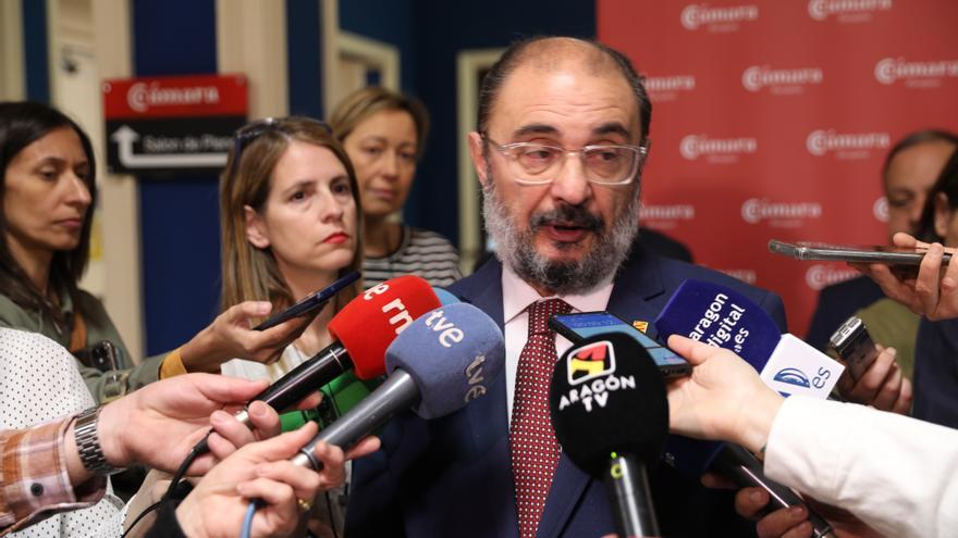 Lambán: &quot;Ojalá fuera tan fácil acertar las quinielas como los tránsfugas de Cs y el PAR&quot;