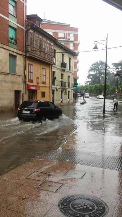 La lluvia torrencial inunda Pola de Siero