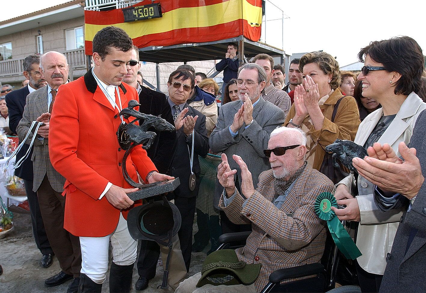 Homenaje al escultor Juan de Oliveira en la feria hípica de Tui en 2002