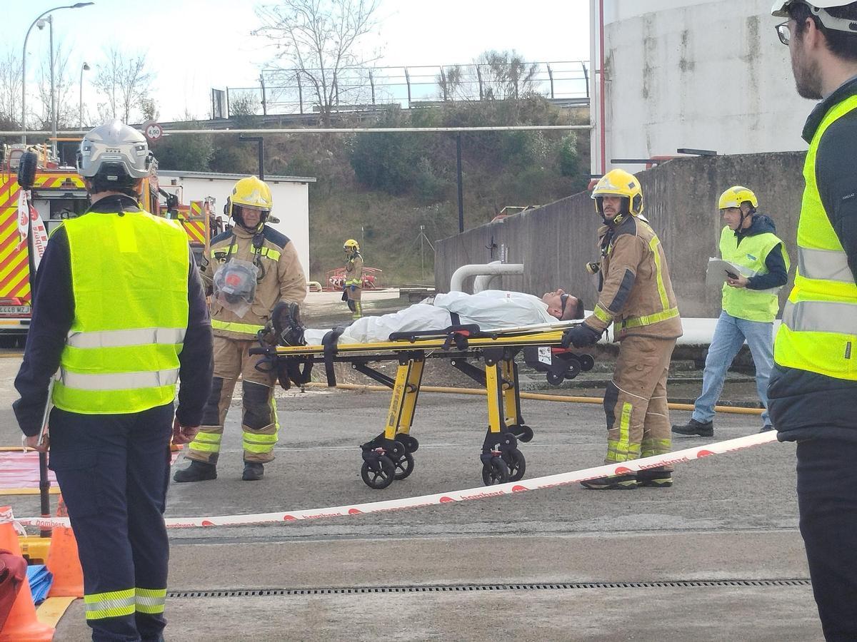 Un moment del simulacre a l'empresa de Girona.