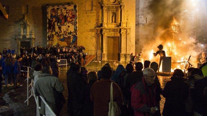 Castelló reivindica su apoyo  a la singularidad de la fiesta