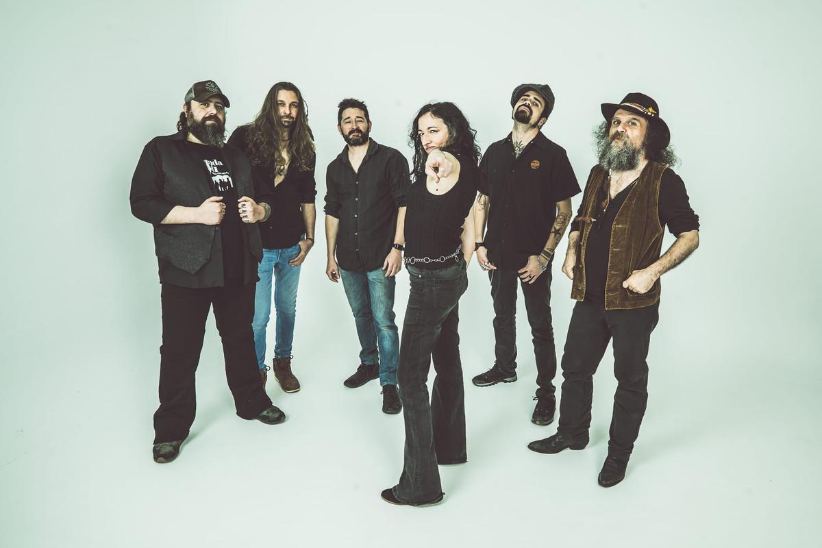 El grup en una imatge promocional