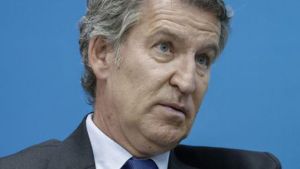 Feijóo planteja facilitar l’expulsió d’un migrant regular en cas de delicte