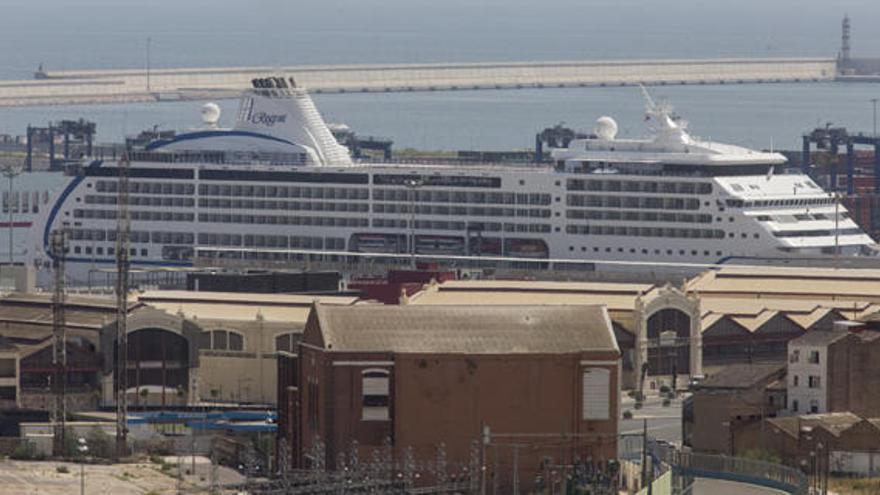 El Consell eliminará restricciones a la creación de libertad horaria en el puerto