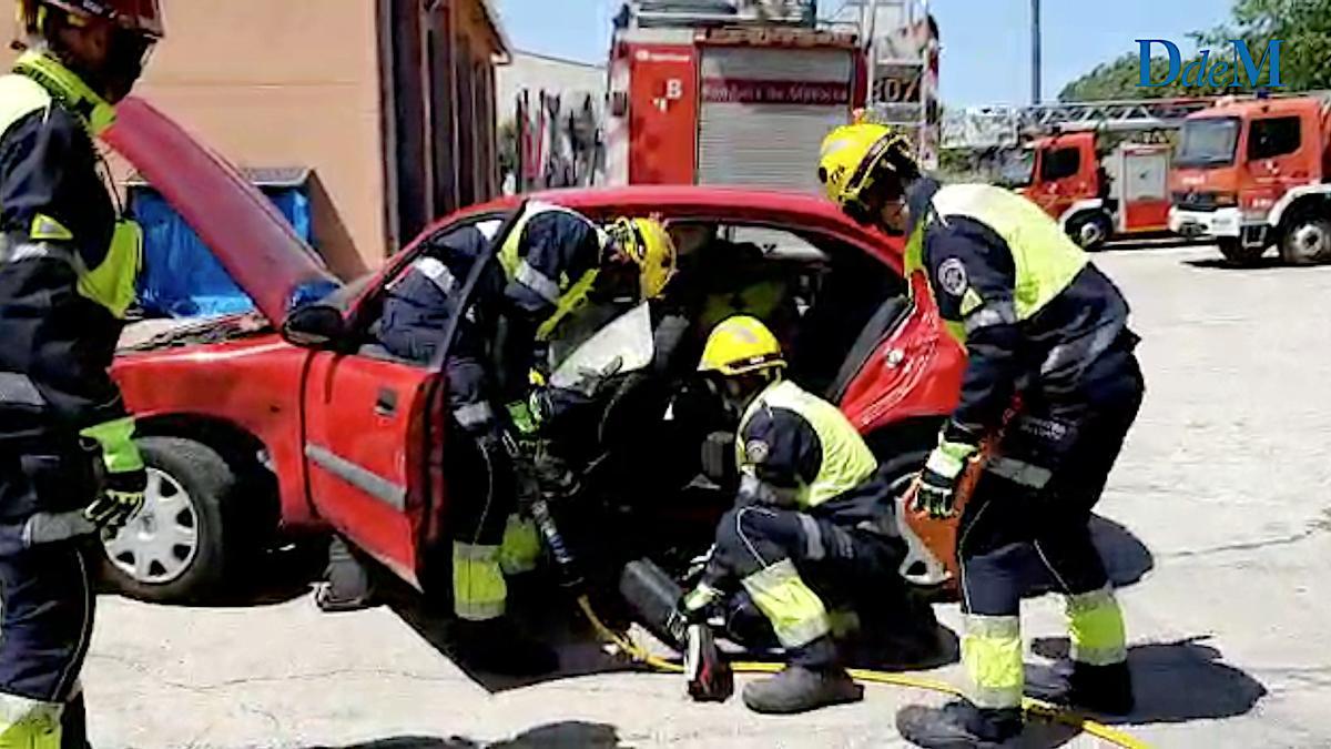 Nuevos trajes de Bombers de Mallorca para rescatar atrapados en accidentes de tráfico e incendios forestales