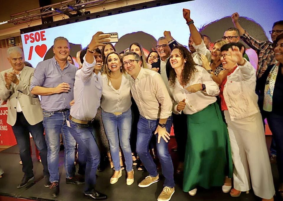 Patxi López hace campaña con el PSOE en Lanzarote